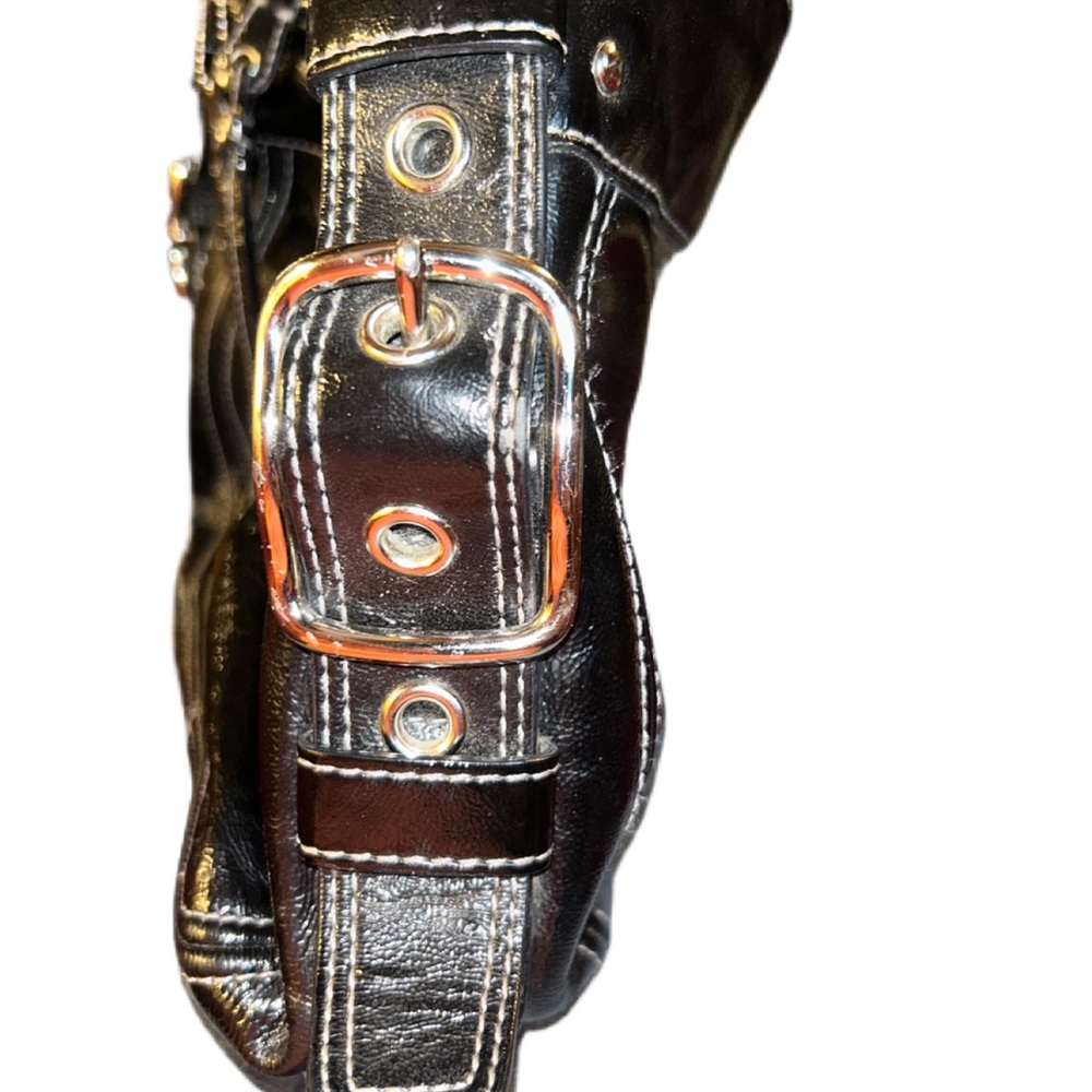 Coach Zoe patent leather hobo 
12 x 10 x 4. Couple marks on inside and out - Picture 4 of 8